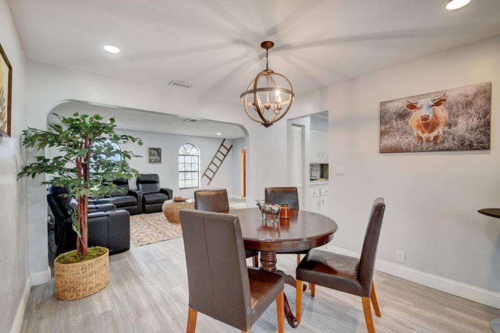 Ananda Farmhouse And Retreat. Lake Worth Beach Bagian luar foto