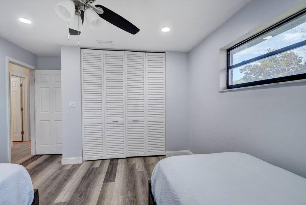 Ananda Farmhouse And Retreat. Lake Worth Beach Bagian luar foto