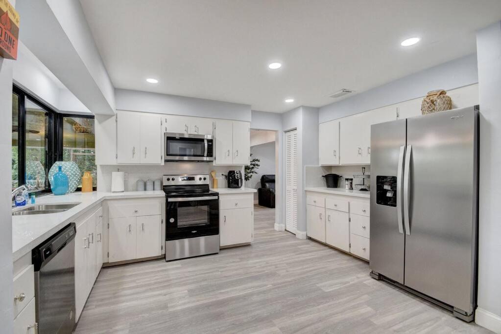 Ananda Farmhouse And Retreat. Lake Worth Beach Bagian luar foto