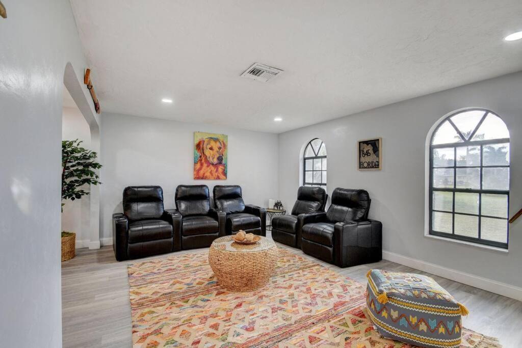 Ananda Farmhouse And Retreat. Lake Worth Beach Bagian luar foto