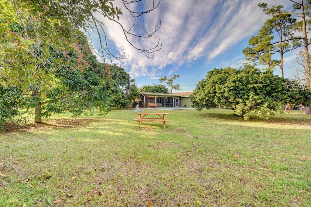 Ananda Farmhouse And Retreat. Lake Worth Beach Bagian luar foto