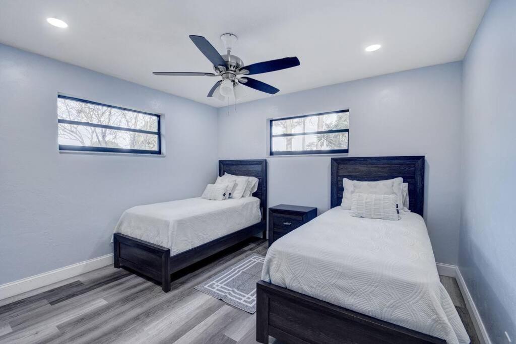 Ananda Farmhouse And Retreat. Lake Worth Beach Bagian luar foto