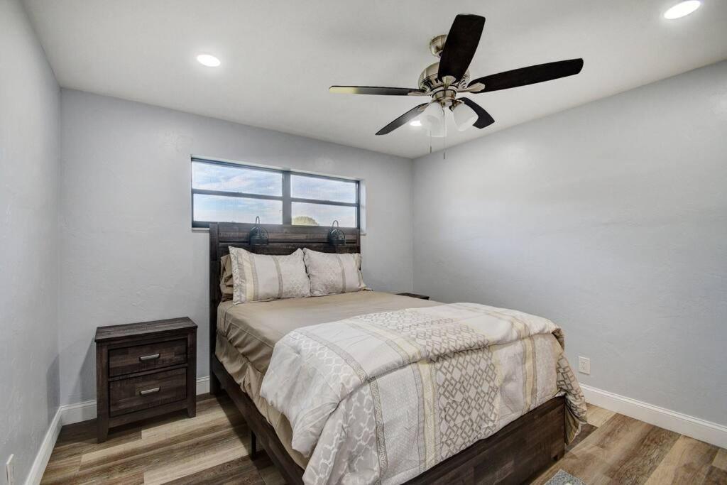 Ananda Farmhouse And Retreat. Lake Worth Beach Bagian luar foto