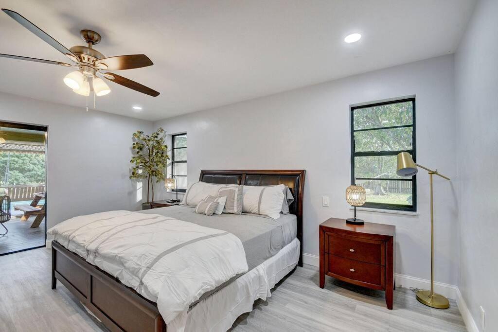 Ananda Farmhouse And Retreat. Lake Worth Beach Bagian luar foto