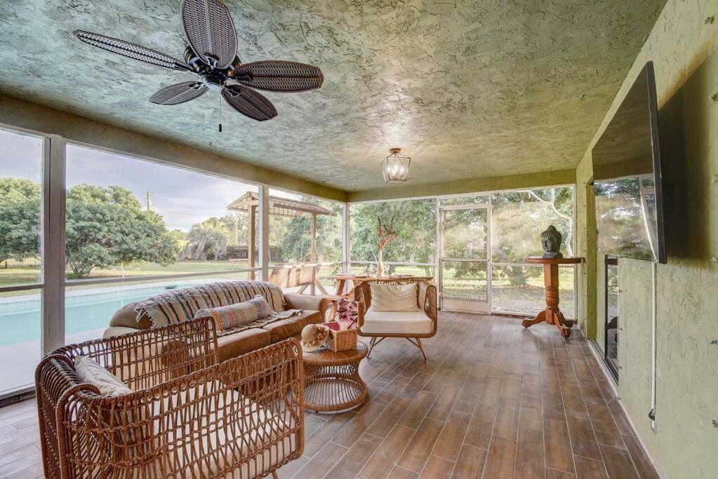 Ananda Farmhouse And Retreat. Lake Worth Beach Bagian luar foto