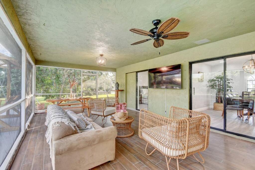 Ananda Farmhouse And Retreat. Lake Worth Beach Bagian luar foto