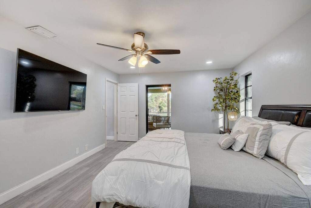 Ananda Farmhouse And Retreat. Lake Worth Beach Bagian luar foto