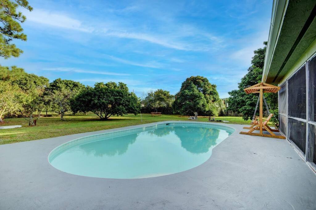 Ananda Farmhouse And Retreat. Lake Worth Beach Bagian luar foto