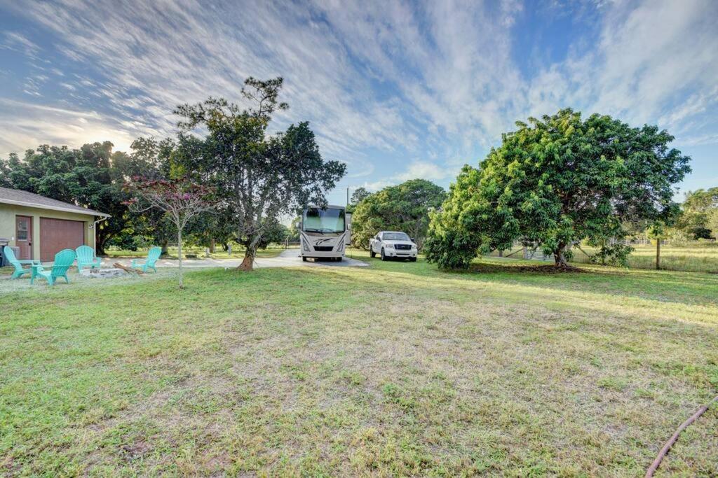 Ananda Farmhouse And Retreat. Lake Worth Beach Bagian luar foto
